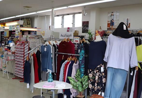 写真:宮脇書店コープ湯田店 内観
