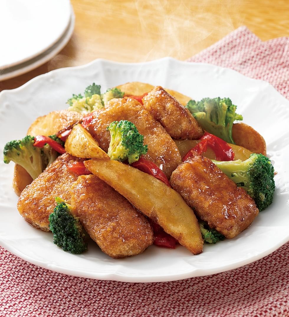 北海道産秋鮭メンチ＆ポテトのオニオンソース