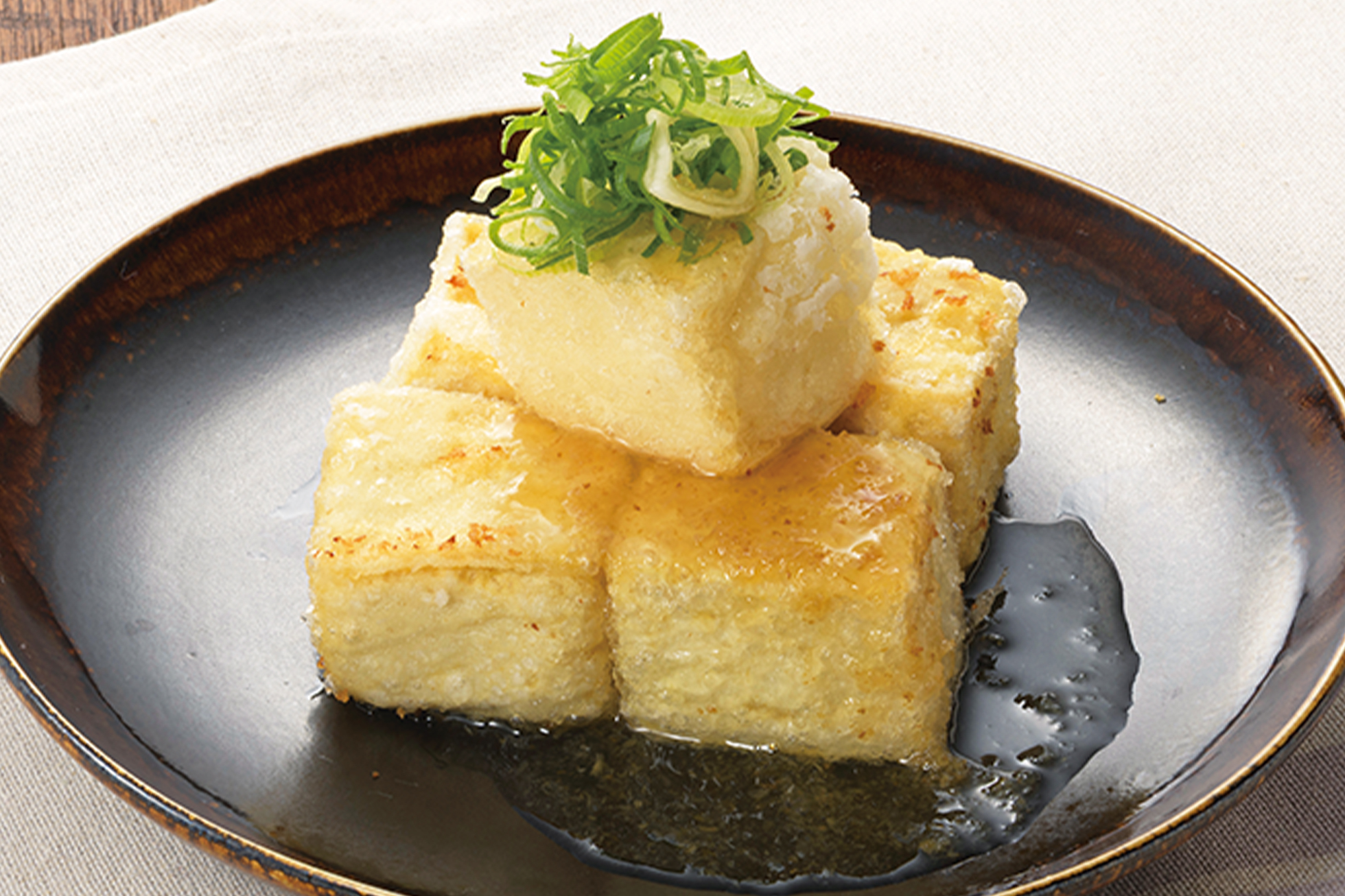 豆腐の揚げ出し ごぼうソース掛け
